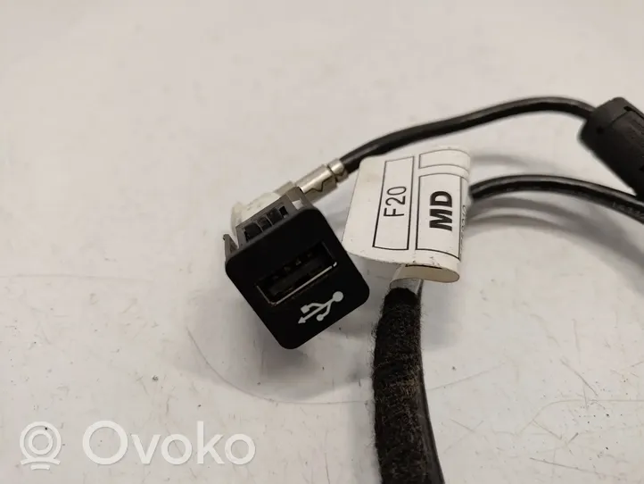 BMW 3 F30 F35 F31 Connecteur/prise USB 9229294