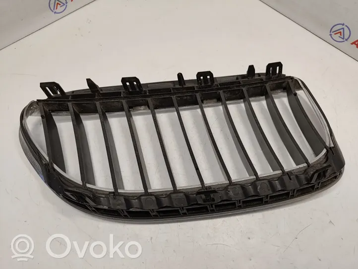 BMW 6 E63 E64 Grille de calandre avant 51137008915