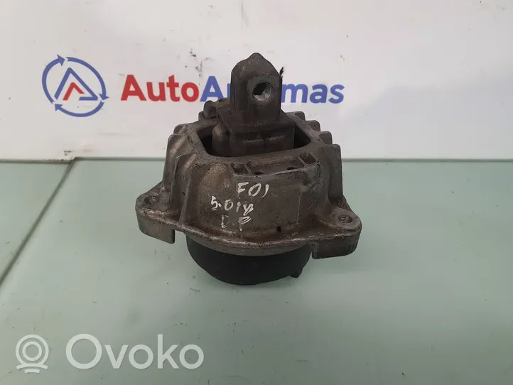 BMW 7 F01 F02 F03 F04 Supporto di montaggio del motore 6777374