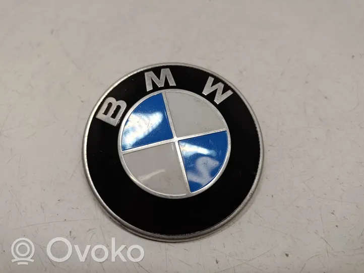 BMW 3 E90 E91 Emblemat / Znaczek 8132375