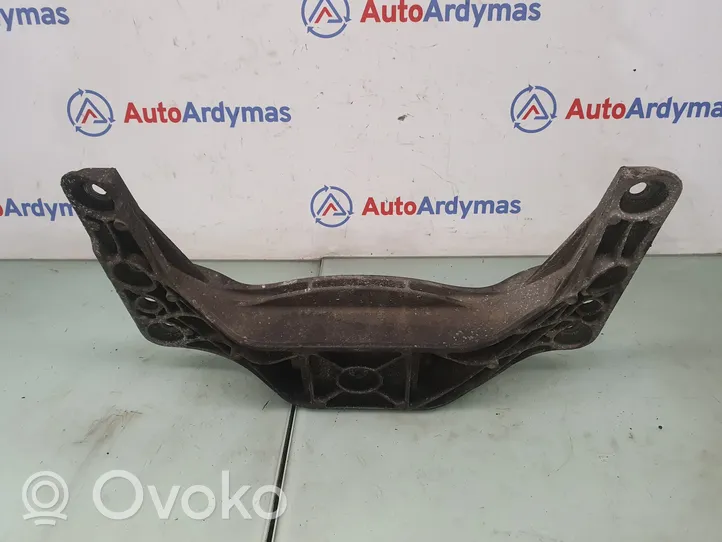 BMW 5 E60 E61 Pavarų dėžės tvirtinimo kronšteinas 6761106