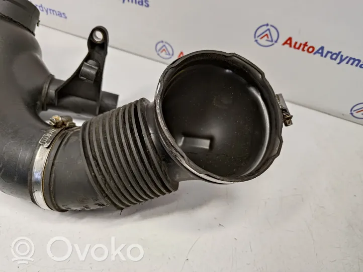 BMW 5 E60 E61 Oro paėmimo kanalo detalė (-ės) 13717803843