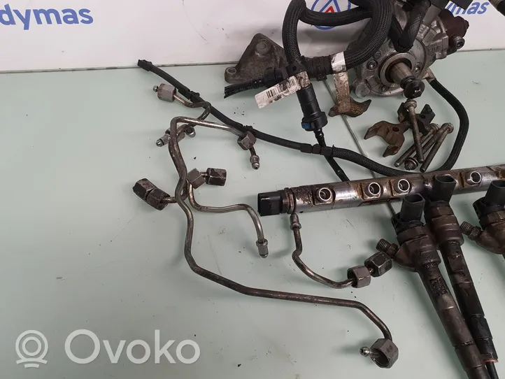 BMW 3 F30 F35 F31 Zestaw układu wtrysku paliwa 13518597819