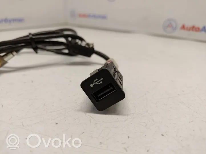 BMW 3 E92 E93 Connecteur/prise USB 9167196