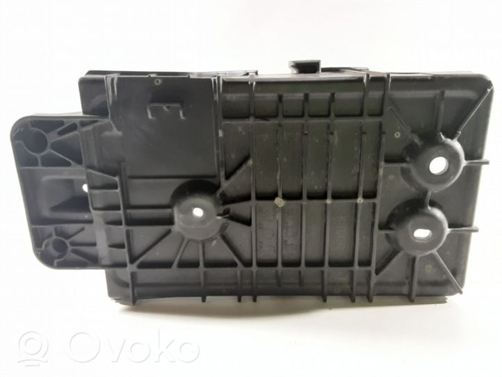 Mazda CX-5 Boîte de batterie KE7056041