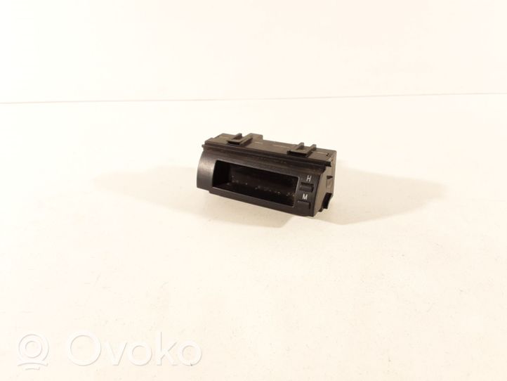 Toyota Prius (XW20) Laikrodis 8391047040