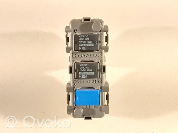 Honda Civic IX Module de fusibles V01TV00130