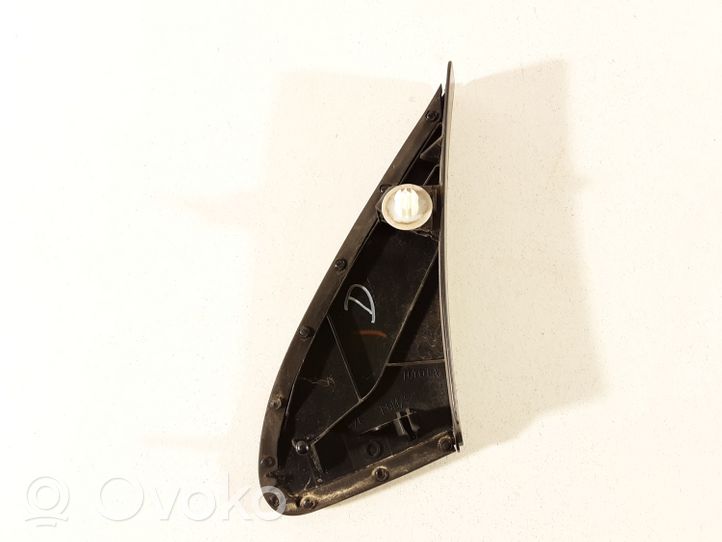 Toyota Corolla E120 E130 Panel wykończeniowy błotnika 6011712010