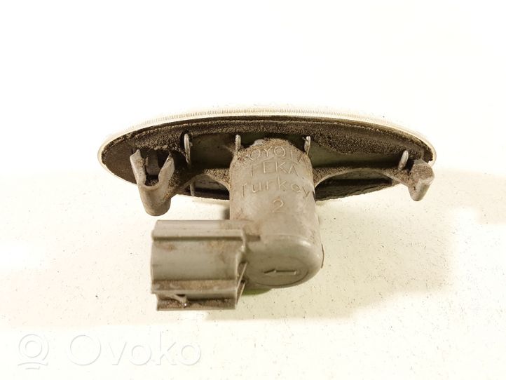 Toyota Verso Etupuskurin suuntavilkku 8173002080