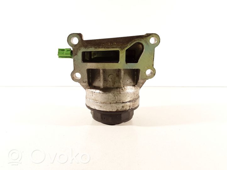 Mazda CX-7 Supporto di montaggio del filtro dell’olio 1S7G6884AE