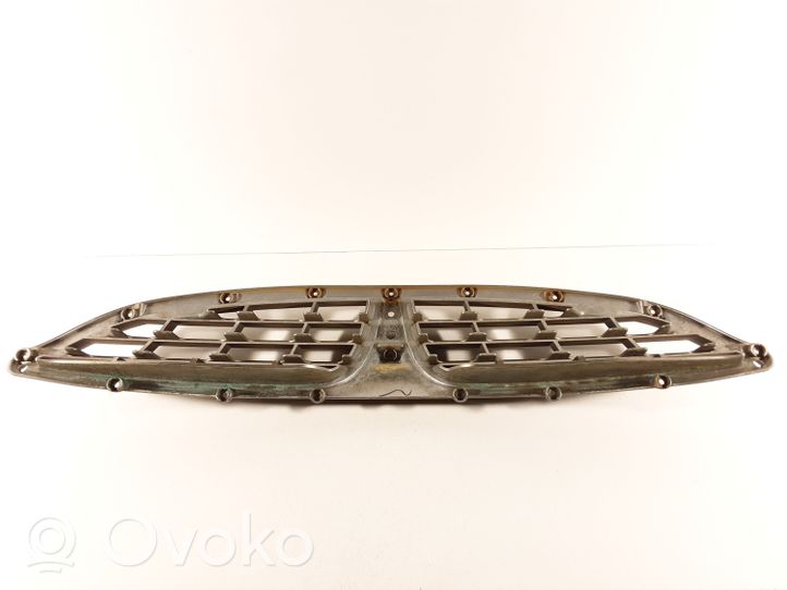 SsangYong Kyron Grille calandre supérieure de pare-chocs avant 7945109000