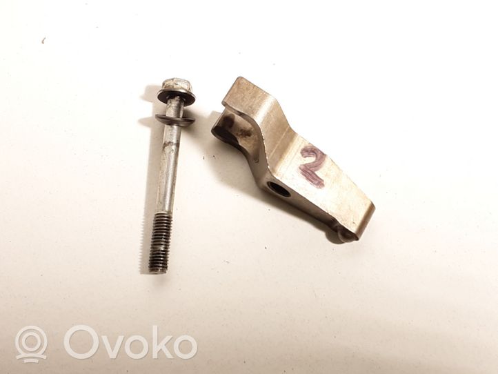 Toyota Corolla Verso AR10 Support de pince d'injecteur de carburant 