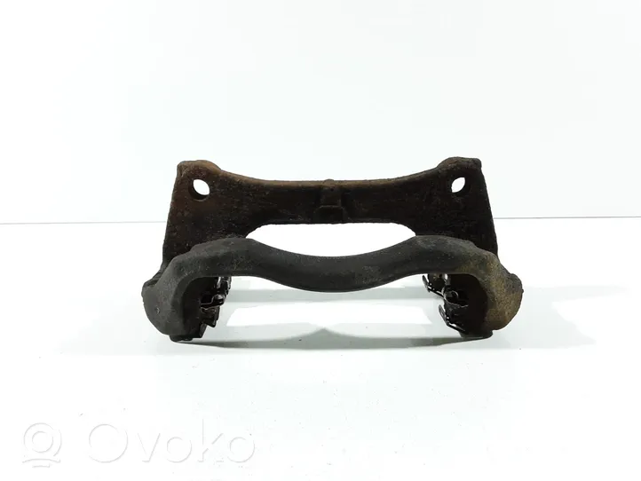 Mazda CX-3 Supporto della pinza del freno anteriore 057