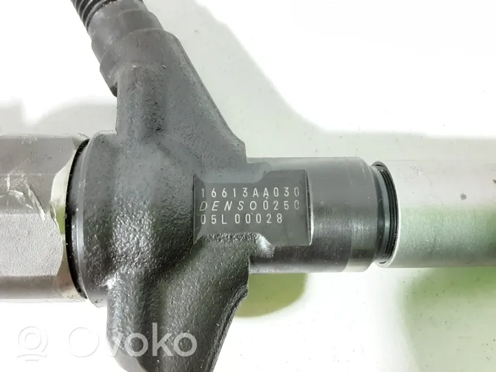 Subaru Legacy Injecteur de carburant 16613AA030