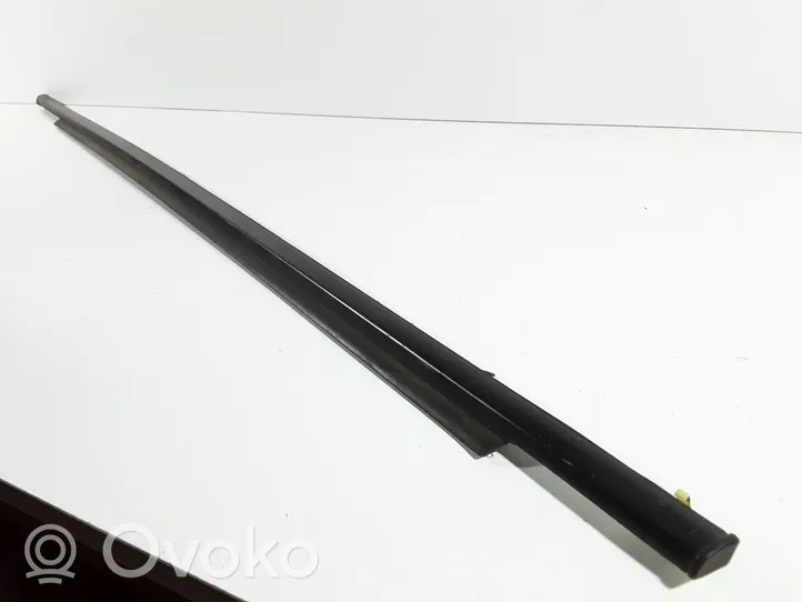 Toyota Prius (XW20) Rubber seal rear door window/glass 