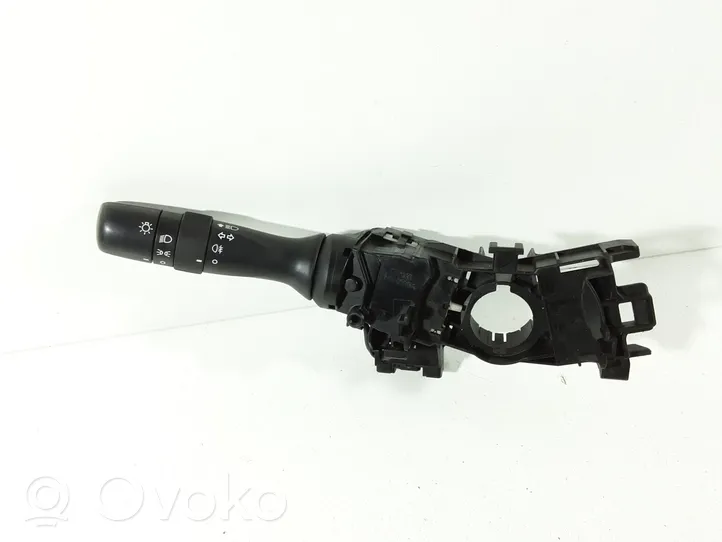 Toyota Auris 150 Leva indicatori 17F001