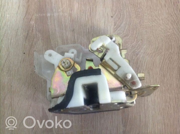 Mitsubishi L200 Rear door lock 