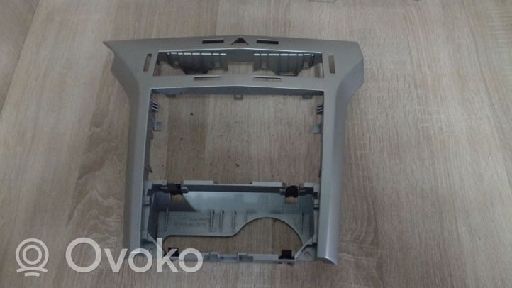 Opel Astra H Inserti decorativi cornice della consolle centrale 