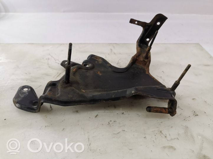 Mercedes-Benz E W211 Supporto del compressore ad aria dello pneumatico A2193200143