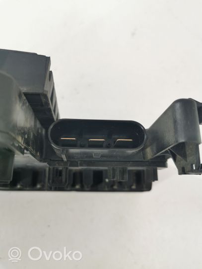 Mercedes-Benz E A207 Cableado positivo A2075400740