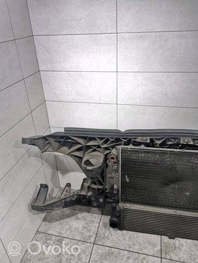 Mercedes-Benz Sprinter W906 Support de radiateur sur cadre face avant A9068800203