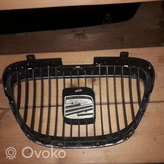 Seat Leon (1P) Maskownica / Grill / Atrapa górna chłodnicy 5P0853654