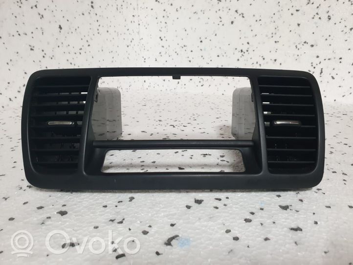 Subaru Outback Dysze / Kratki środkowego nawiewu deski rozdzielczej 66060AG