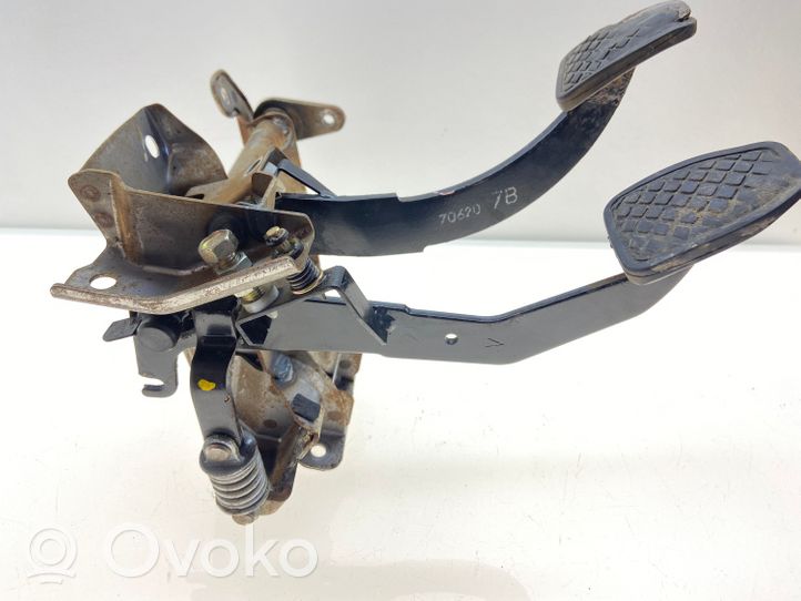 Subaru Legacy Assemblage pédale 36020FC000