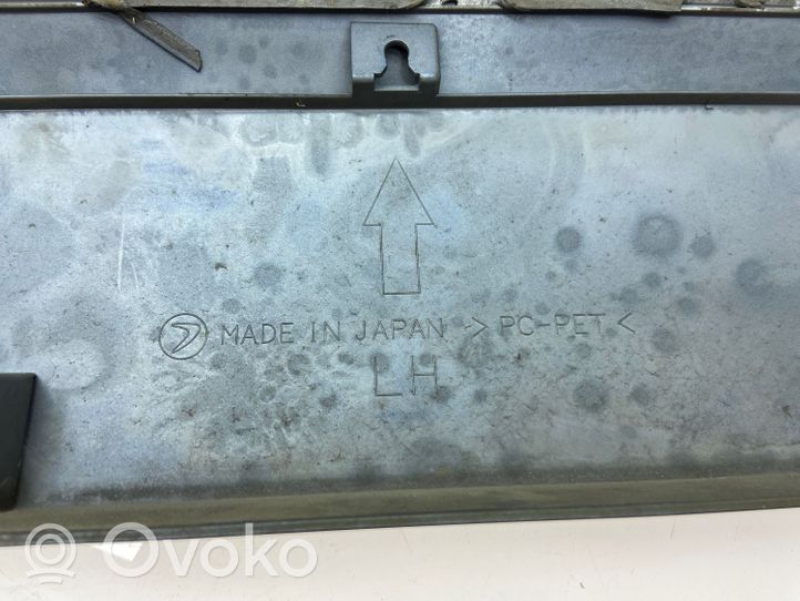 Subaru Outback Etuoven lista (muoto) 