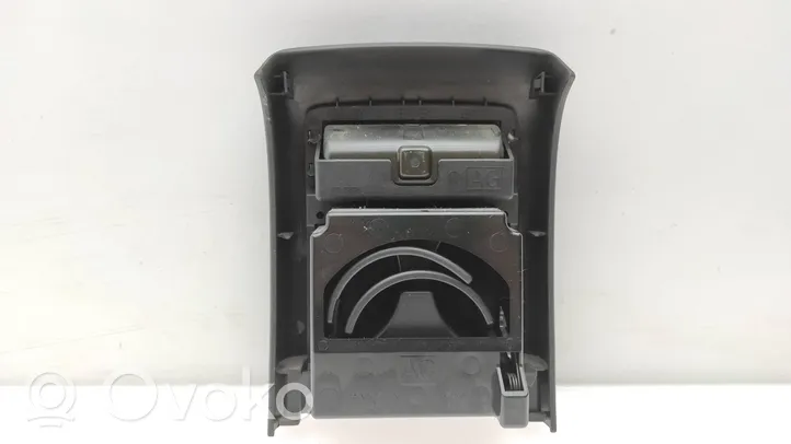 Subaru Legacy Cup holder back 