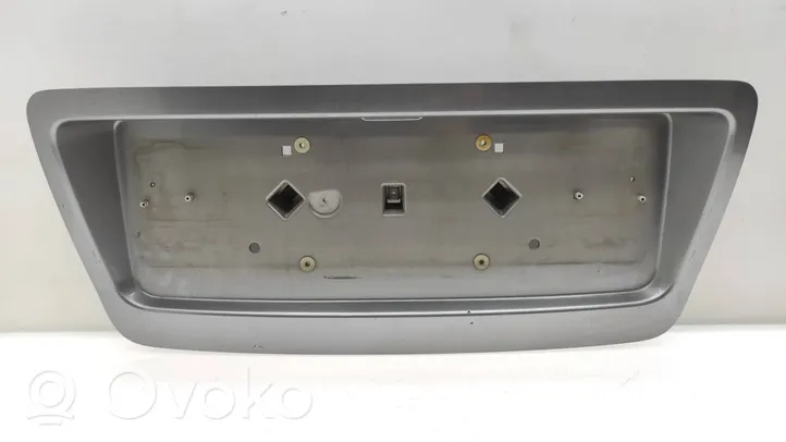 Subaru Tribeca Barra de luz de la matrícula/placa de la puerta del maletero 91112XA14A
