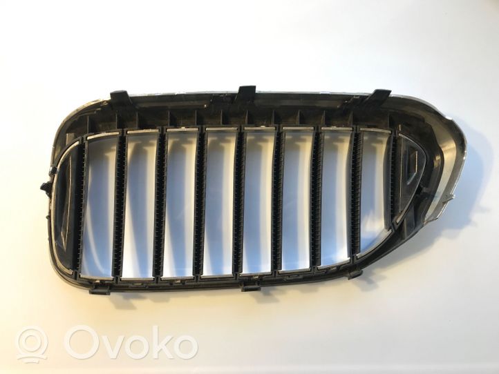 BMW 5 G30 G31 Griglia anteriore 7390866