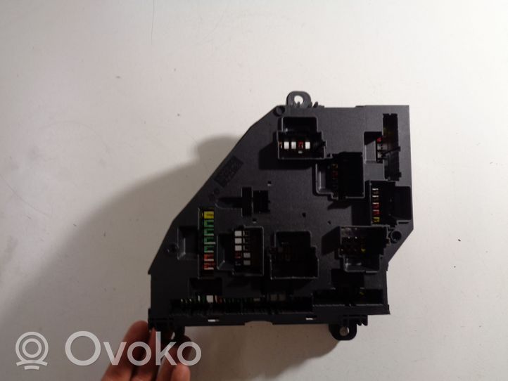 BMW 7 F01 F02 F03 F04 Drošinātāju bloks 9210857