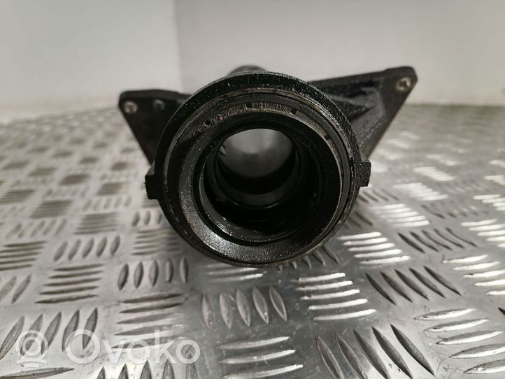 BMW 3 F30 F35 F31 Wspornik / Mocowanie łożyska podpory wału napędowego 7587862