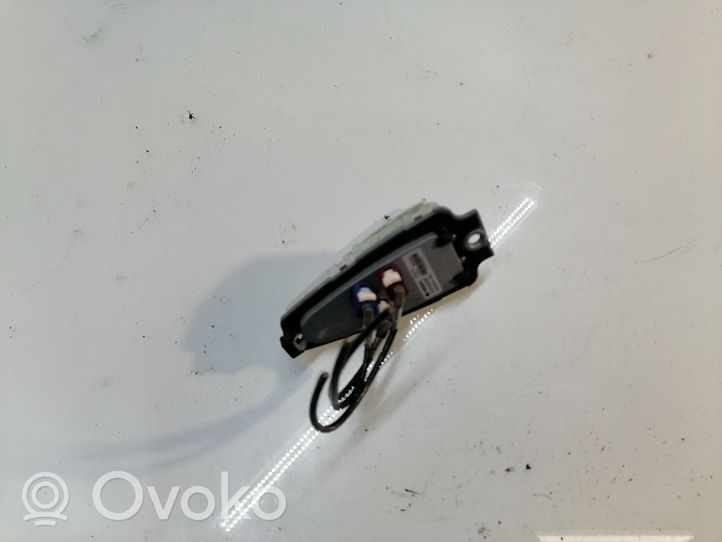 BMW 3 E90 E91 Антенна (антенна GPS) 1682647