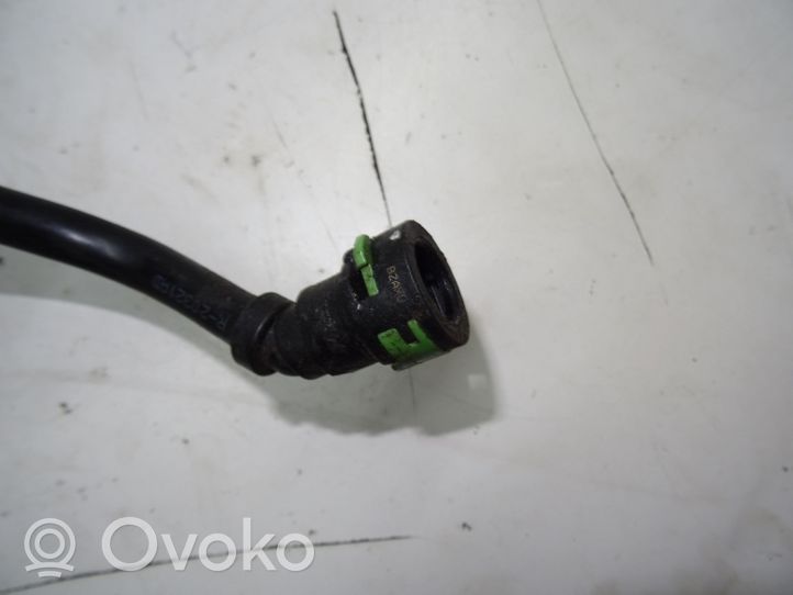 BMW 3 F30 F35 F31 Tubo flessibile del radiatore dell’olio del cambio 7607787