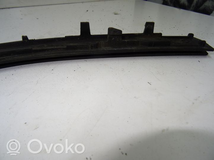 BMW 5 E60 E61 Etupuskurin jakajan koristelista 7063835