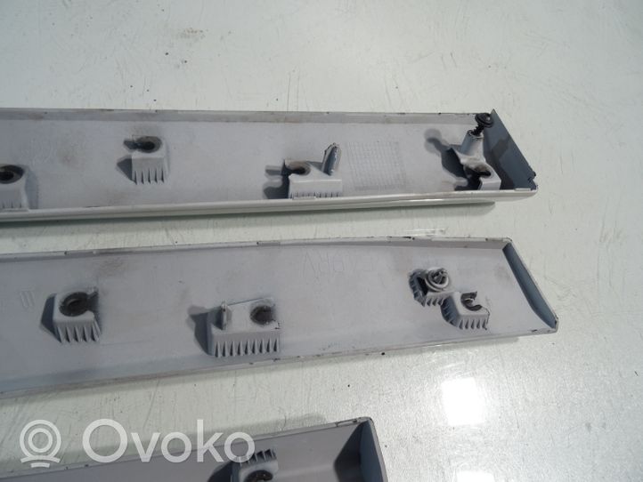 BMW X1 F48 F49 Etuoven lista (muoto) 7352094