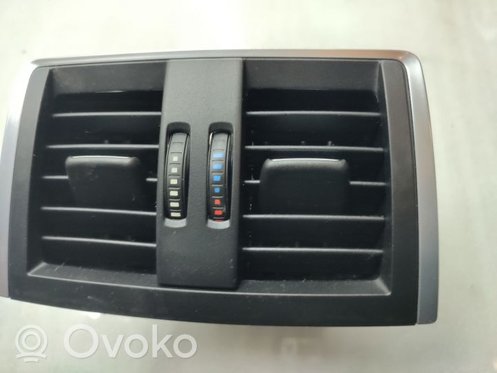 BMW 3 F30 F35 F31 Oro grotelės gale 9333675