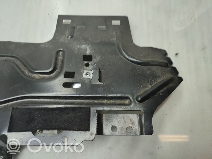 Audi Q7 4L Garso stiprintuvo laikiklis 4L0035464