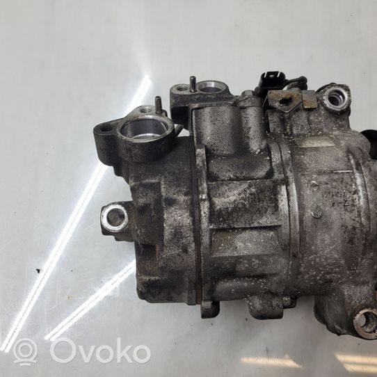 BMW 1 E81 E87 Ilmastointilaitteen kompressorin pumppu (A/C) 6987862