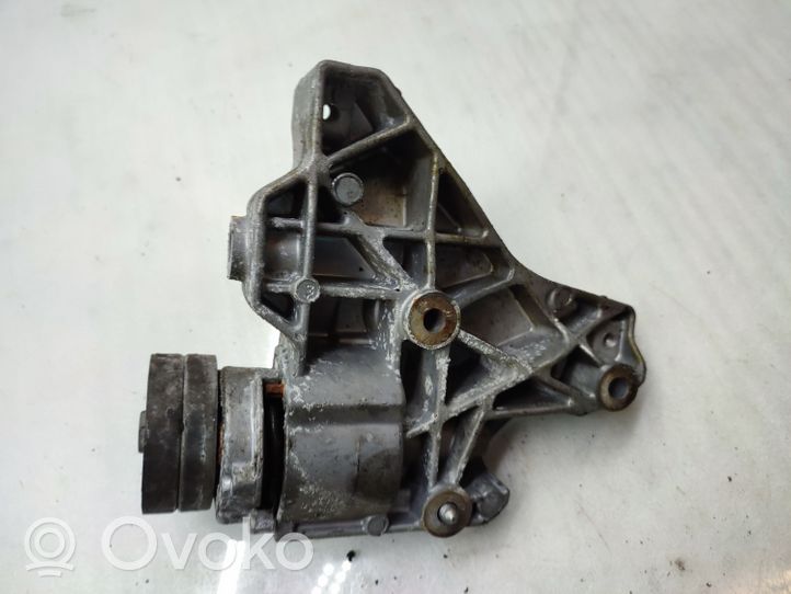 Volkswagen Touran II Support de générateur / alternateur 03C903143B