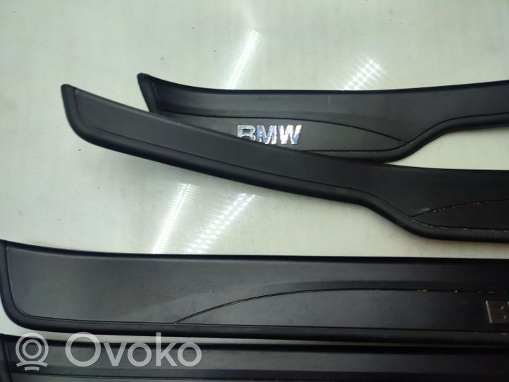 BMW 3 E90 E91 Listwa progowa przednia 7060279