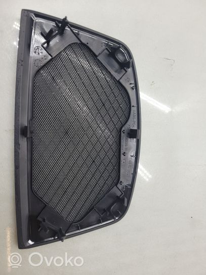 BMW 3 F30 F35 F31 Maskownica głośnika niskotonowego 9218527