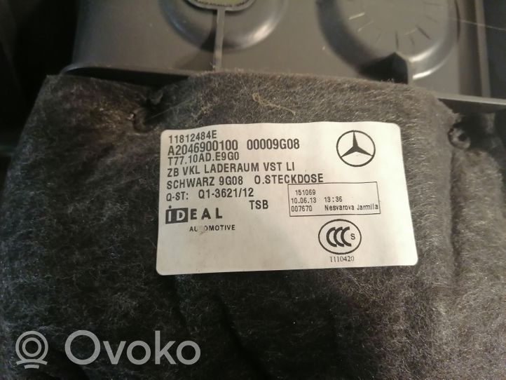 Mercedes-Benz GLK (X204) Boczek / Tapicerka / bagażnika A2046900100