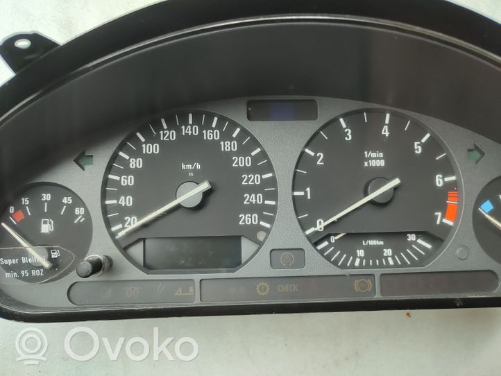 BMW X5 E53 Compteur de vitesse tableau de bord 8353825