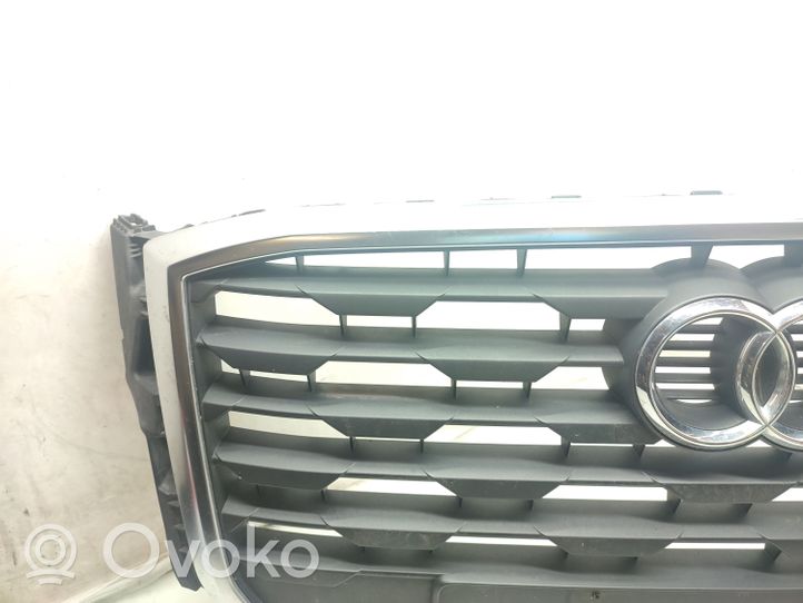 Audi Q2 - Grille calandre supérieure de pare-chocs avant 81A853651