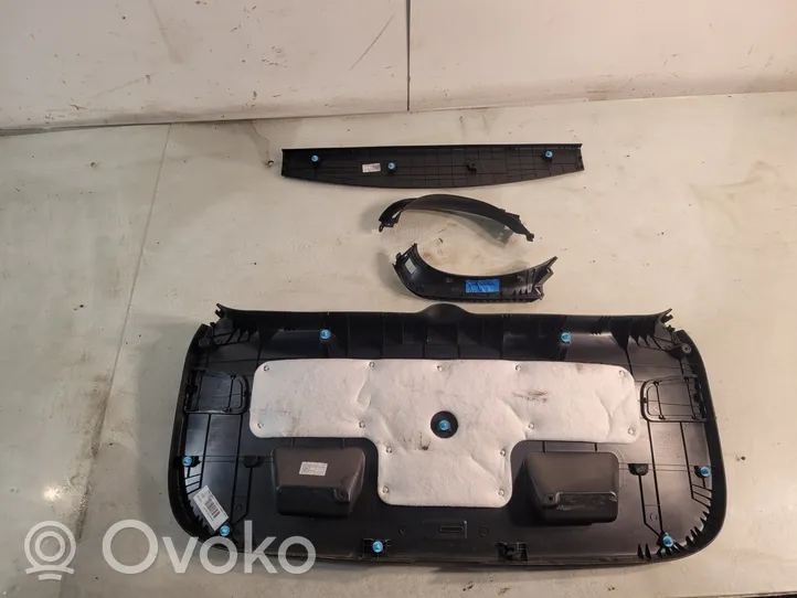 Hyundai i30 Rivestimento portellone 81751A6200