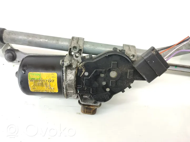 Renault Megane III Front wiper linkage and motor W000007227