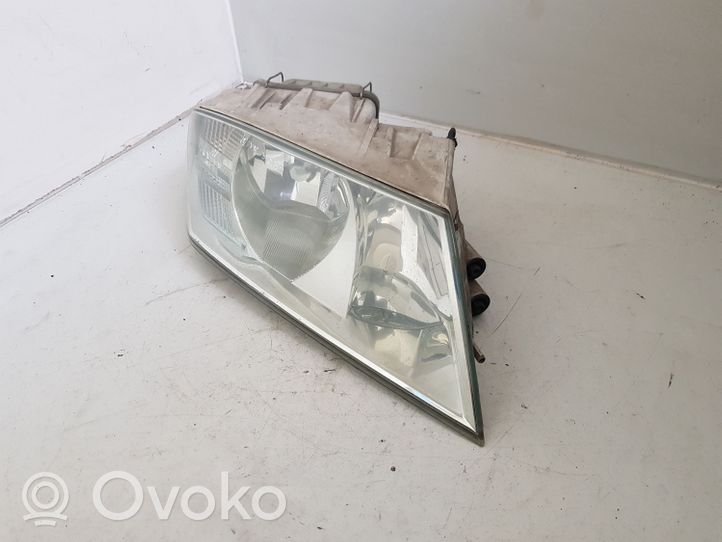 Skoda Octavia Mk2 (1Z) Lampa przednia 1Z1941016